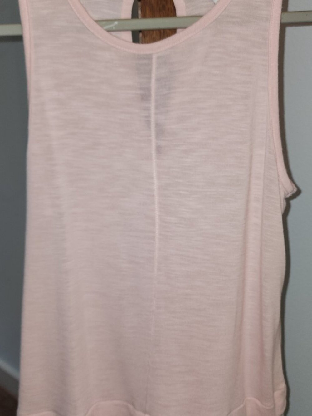 J.Crew Soft Pink Knit Top XS – Style J1050 RN 77388 – Keyhole Back & Ivory Hem